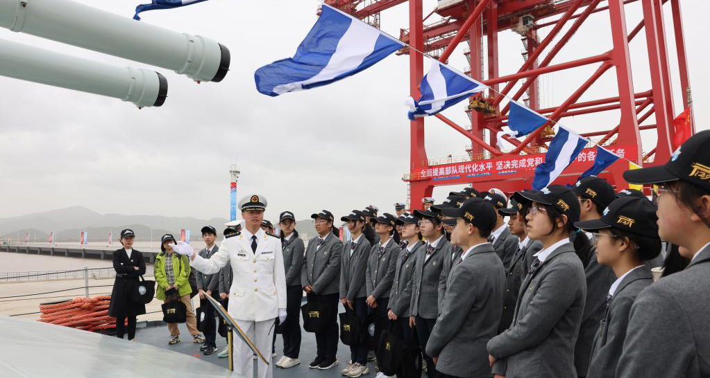 人民海軍開(kāi)展主題活動(dòng)紀(jì)念成立74周年