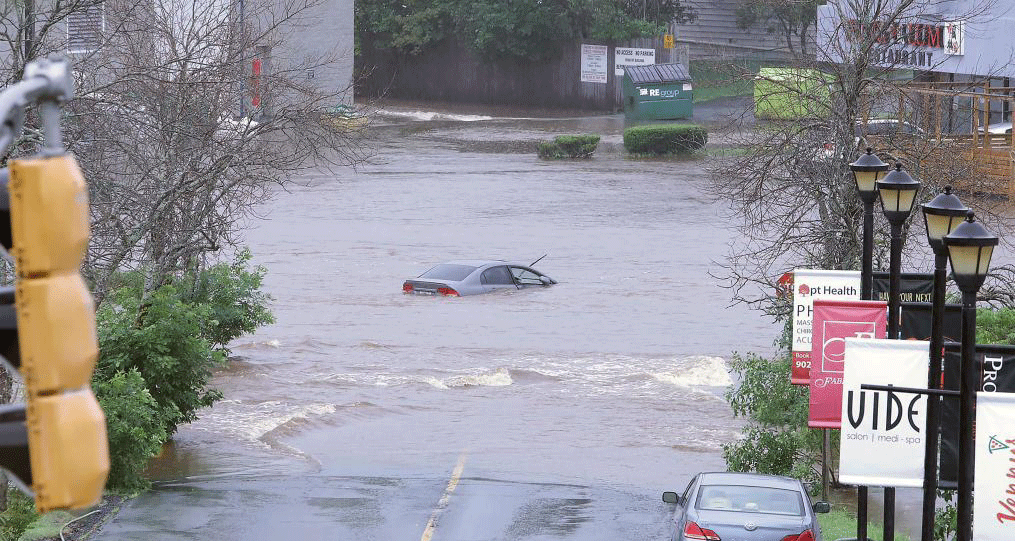 加拿大暴雨引發(fā)洪水致4人失蹤