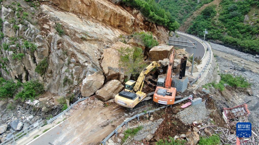 北京努力復(fù)通山區(qū)道路