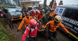 印尼火山噴發(fā)已致至少11人死亡