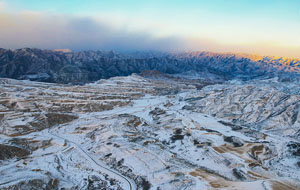 蓮花山雪景美如畫(huà)