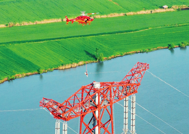 直升機(jī)助力 守護(hù)能源通道安全